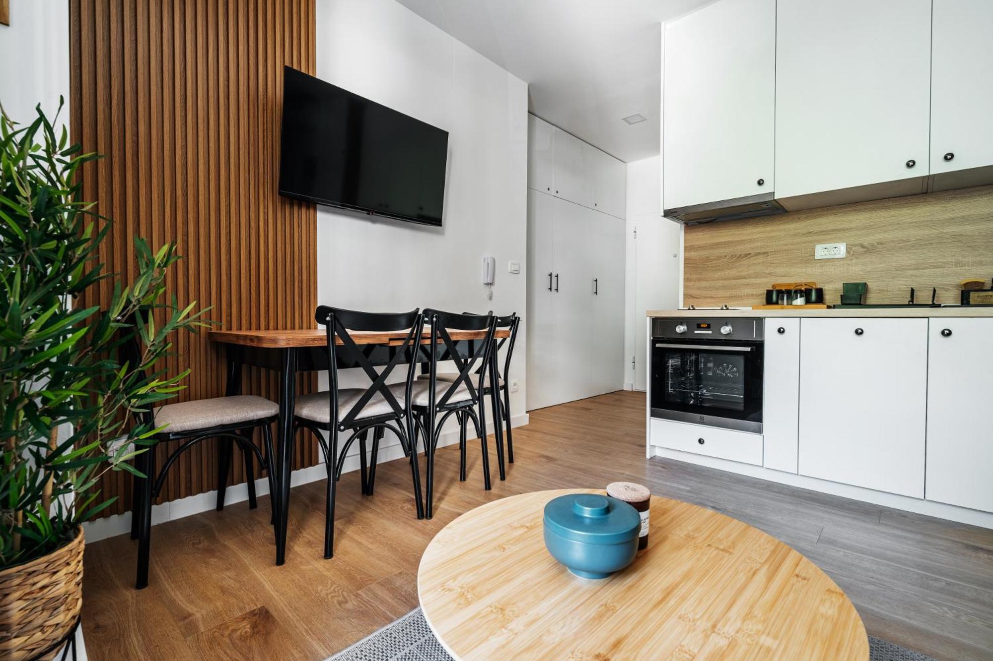 Aura Tower Aparments By In Property Rafailovici Ngoại thất bức ảnh